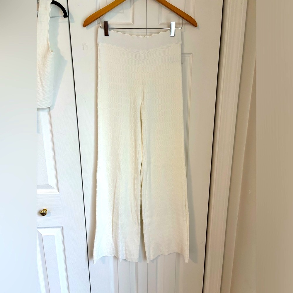 NWT House of Harlow 2 Piece Scalloped Set - Picture 6 of 11